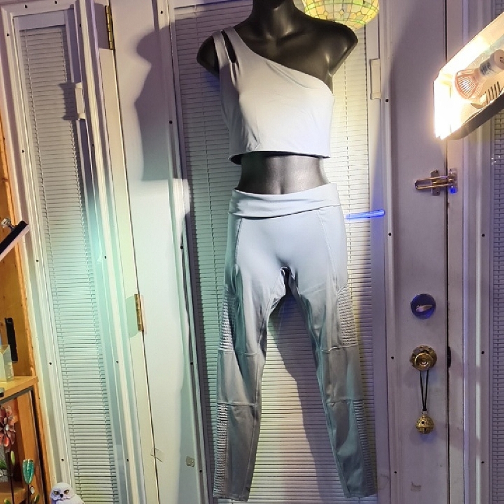 Fabletics Gray Sports Bra And Leggings Premium Performance Sz M